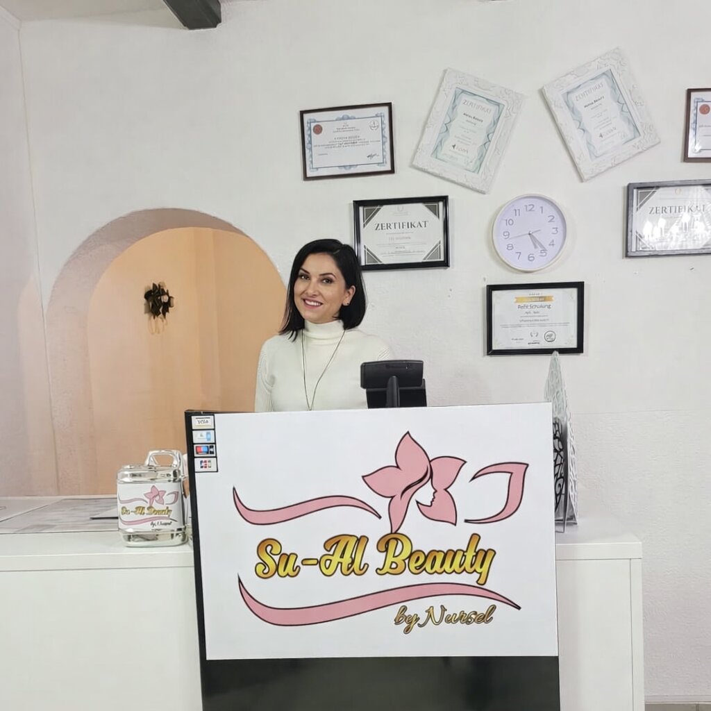 Nursel, Inhaberin von Su-Al Beauty